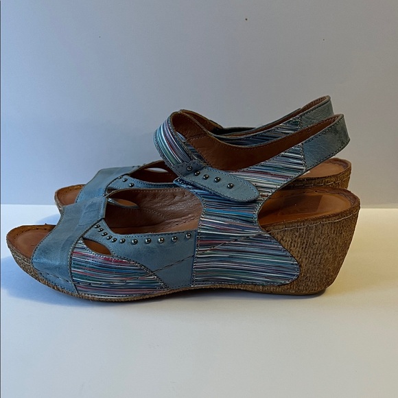 Karol’s Blue Stud Striped Leather Sandals Size 9 (40) EUC Boho Cottage-core - Picture 7 of 7
